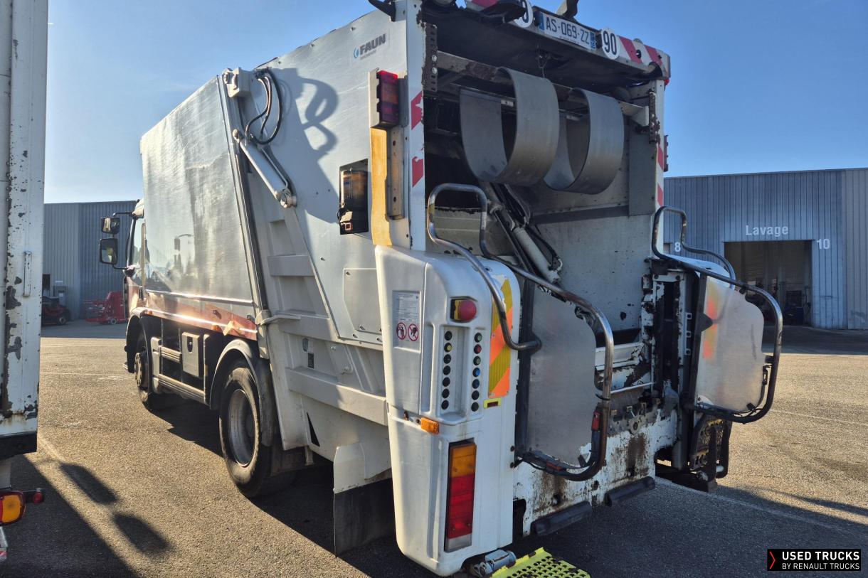 Renault Trucks Premium Distribution 320