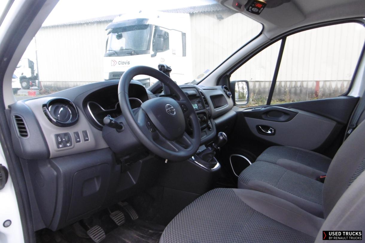 Renault Trucks NV300 