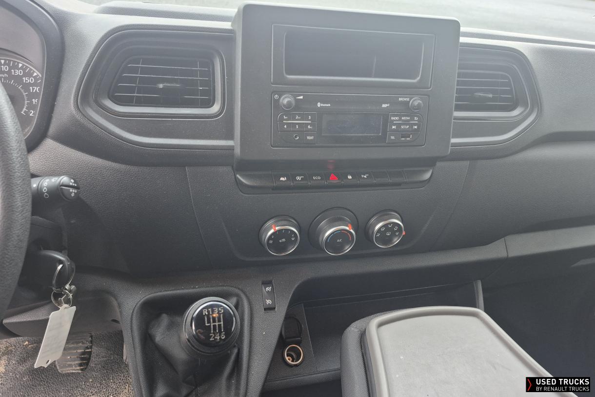 Nissan Interstar 150