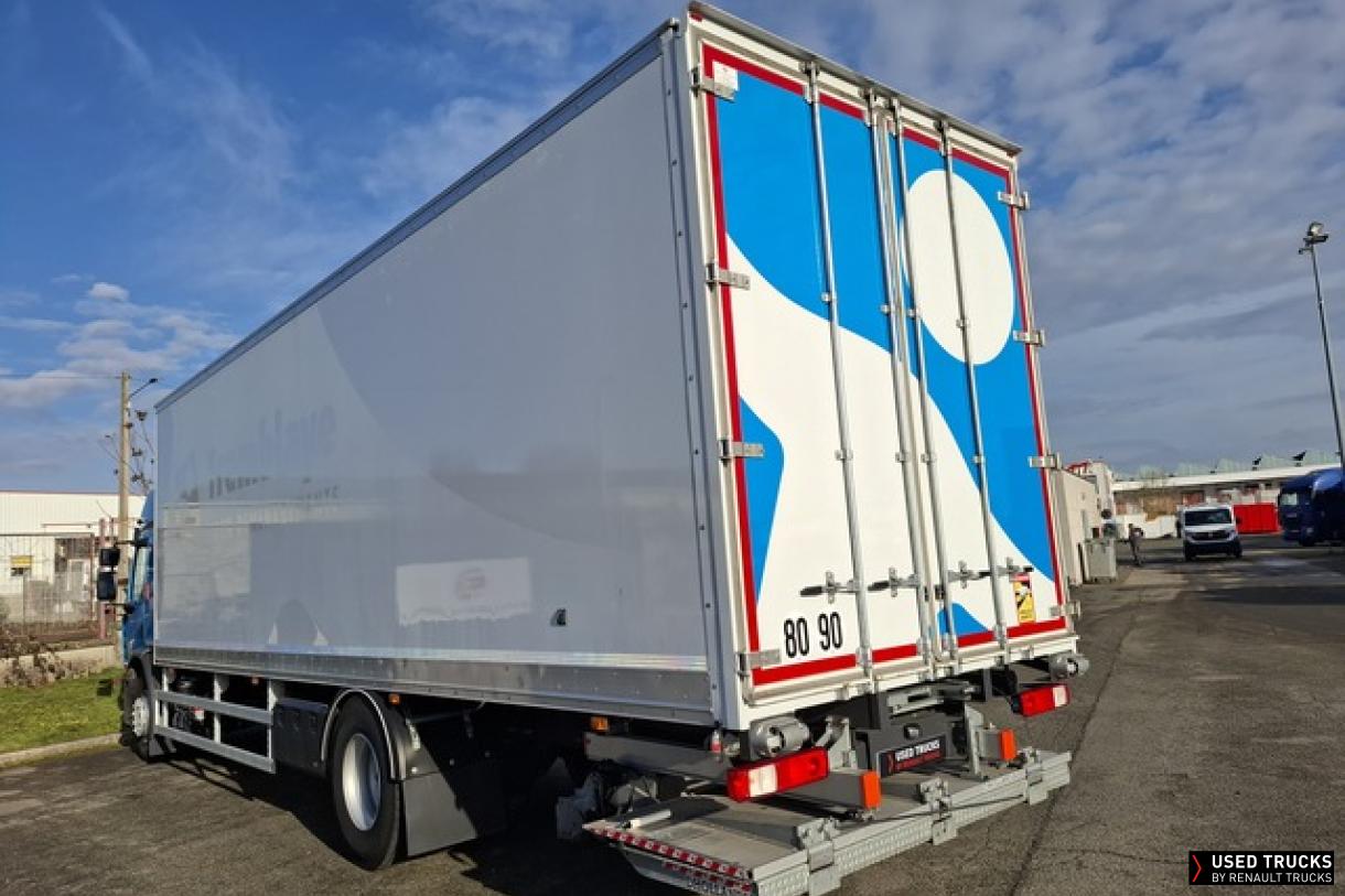 Renault Trucks D Wide 320