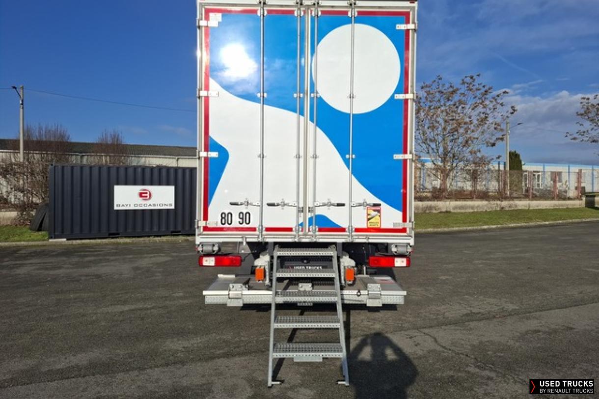 Renault Trucks D Wide 320