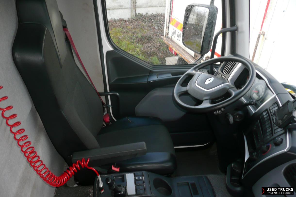 Renault Trucks D Wide 320