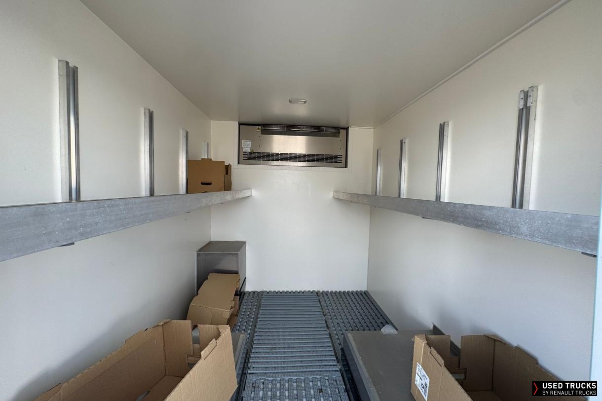 Renault Trucks Trafic 145