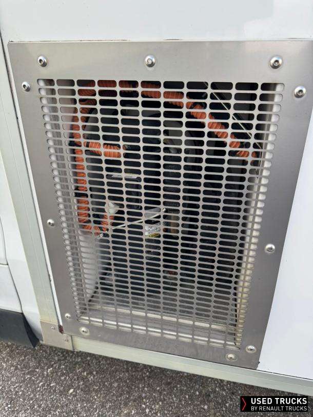 Renault Trucks Trafic 145