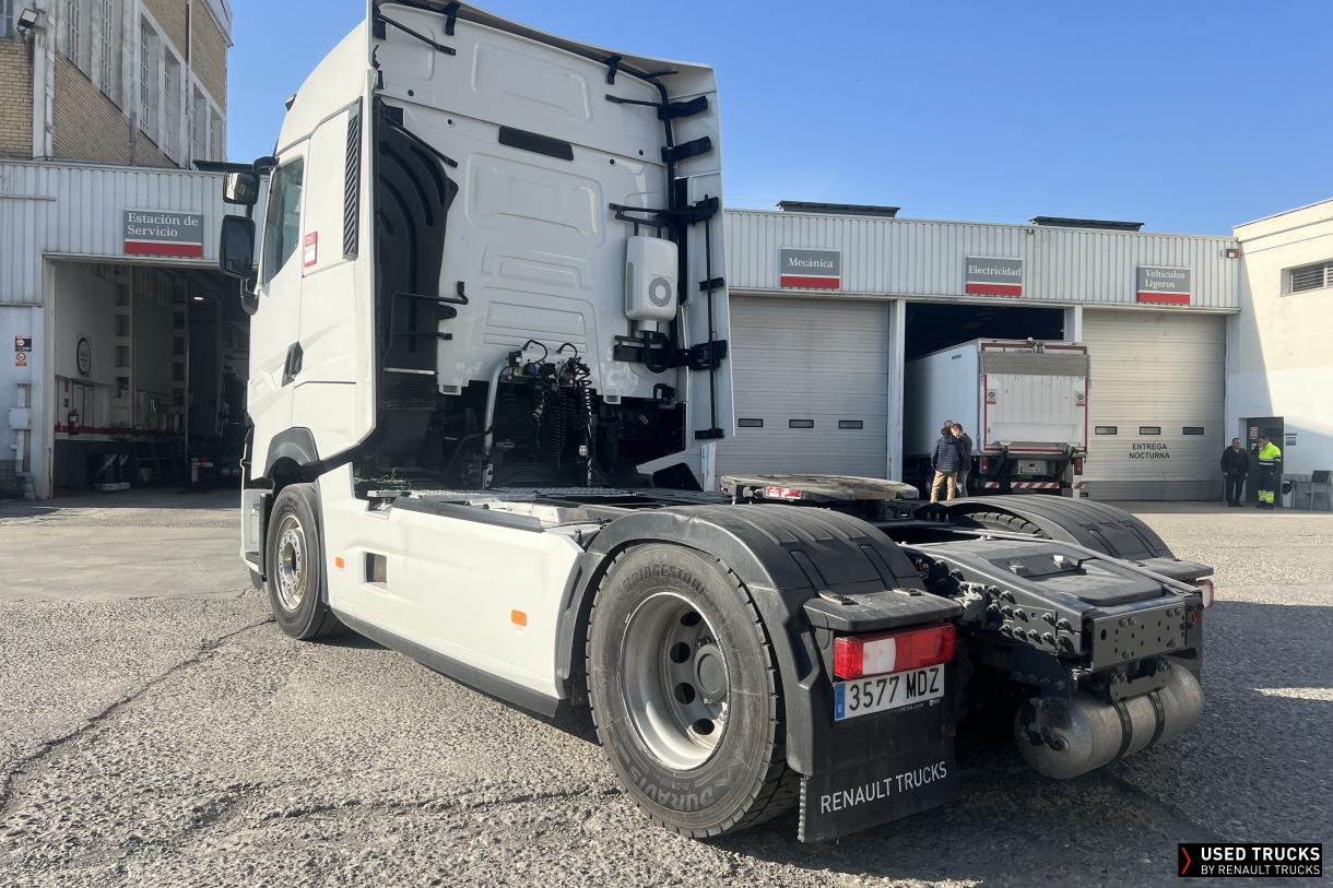Renault Trucks T High 