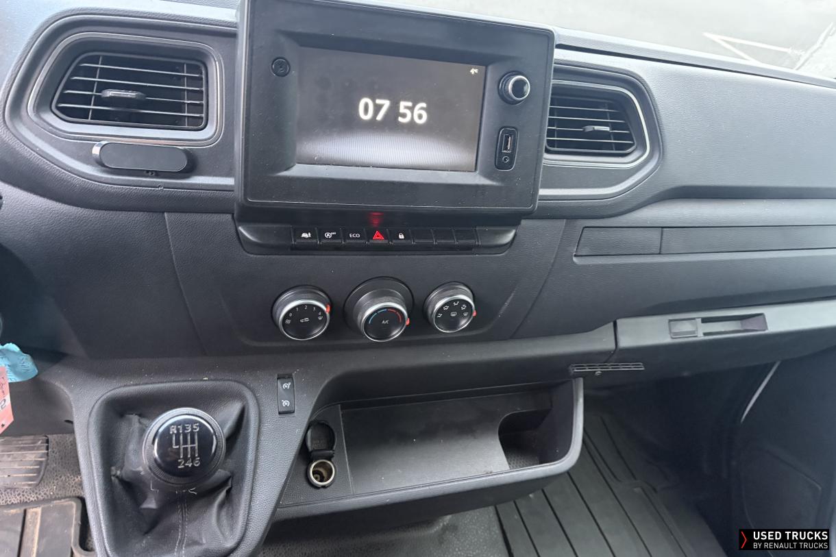 Nissan Interstar 150