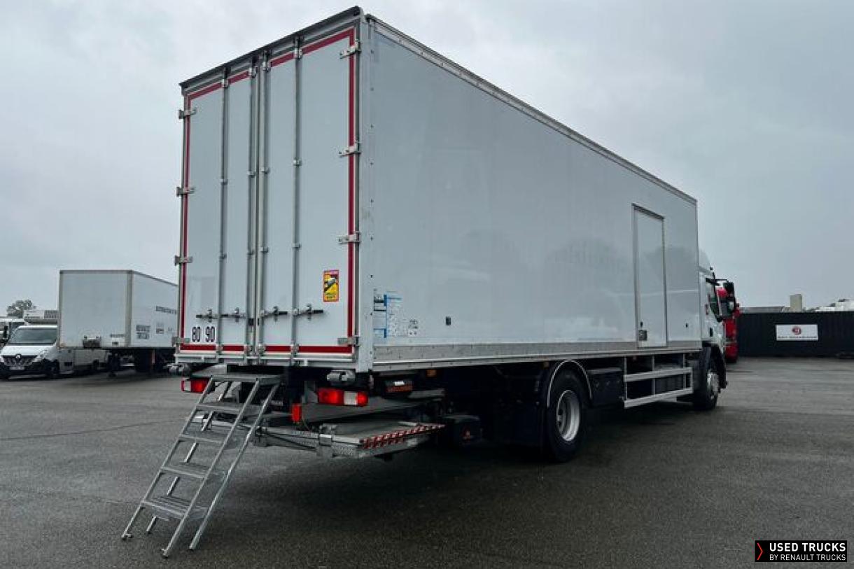 Renault Trucks D Wide 320