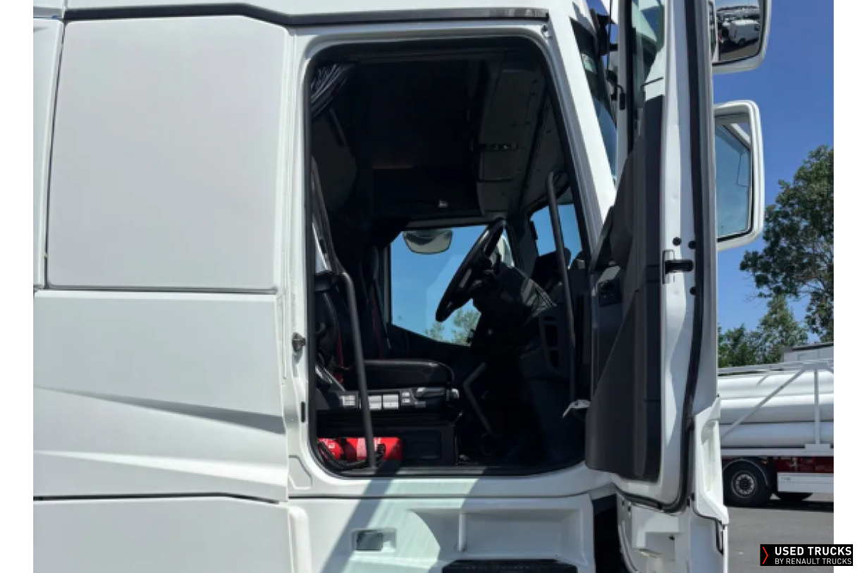 Renault Trucks T High 