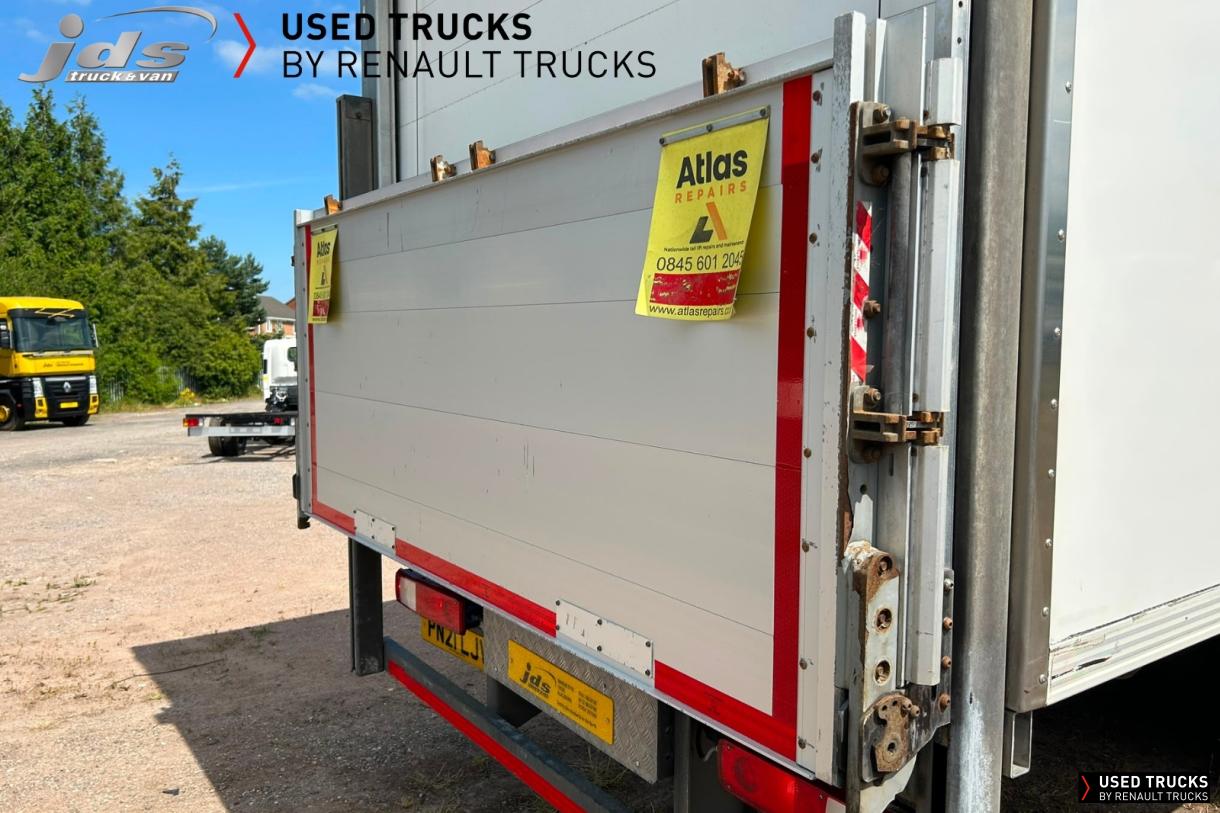 Renault Trucks D Wide 320