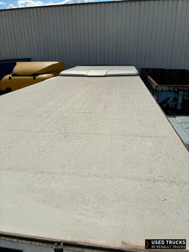 Renault Trucks D Wide 320