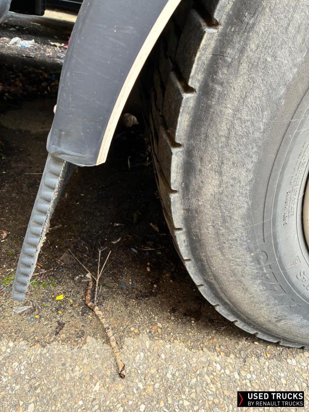 Renault Trucks D Wide 320