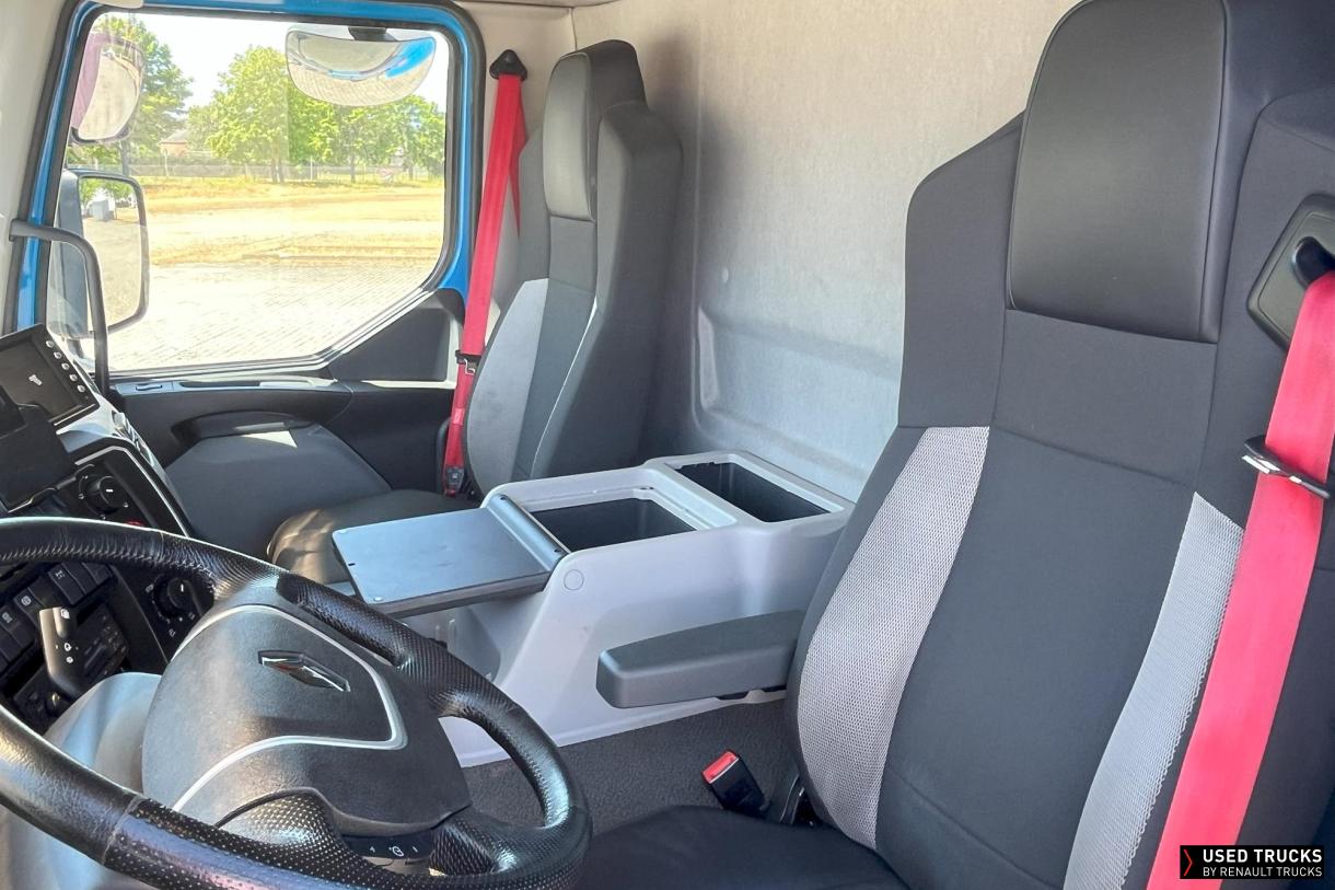 Renault Trucks D Cab 2.1 240