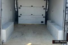Renault Trafic
                                          145